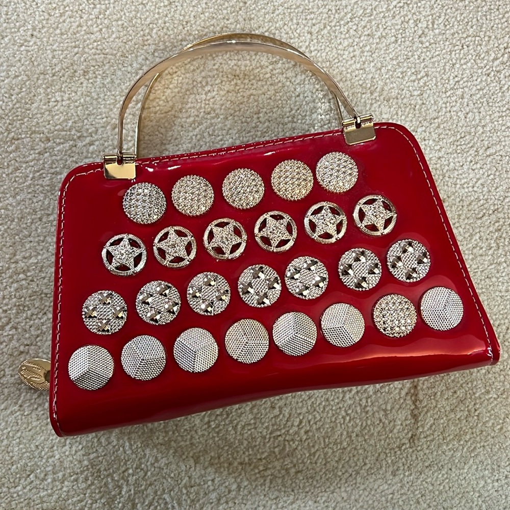 Red clutch